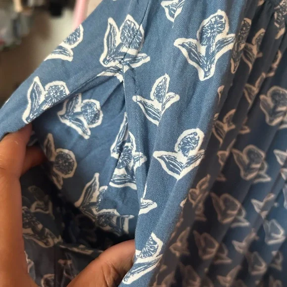 Blue and White Patterned Jumpsuit - Picture 4 of 4